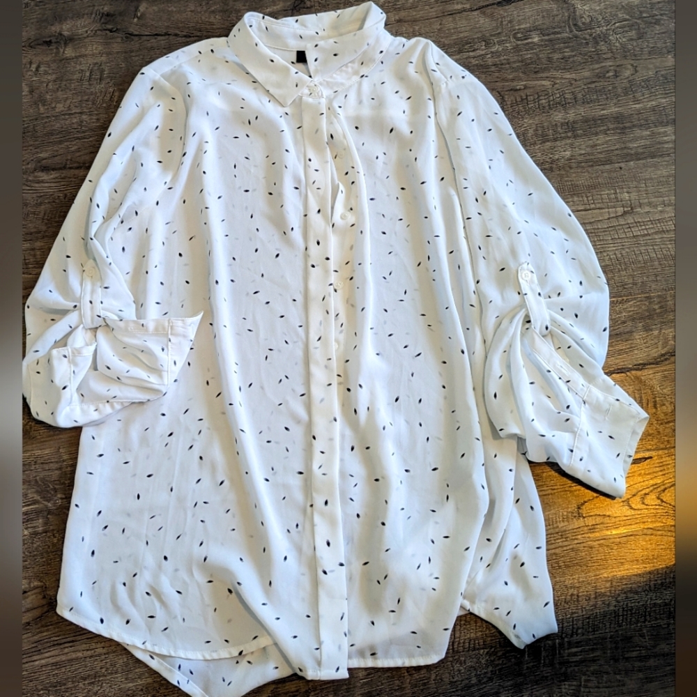 Apt 9 Essentials white black dot top size L